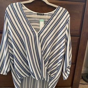 Large Surplice Rolltab Hi-lo Top